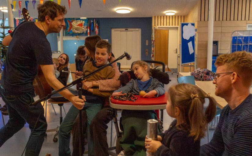 Besuch vom klingenden Mobil der Elbphilharmonie